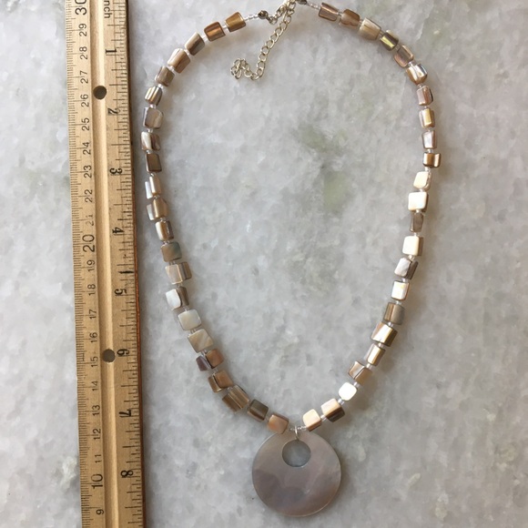 Elegant Beige Etched shell and beaded necklace and Shell anklet/bracelet 🐚🪸🌞🌼 - Picture 7 of 15